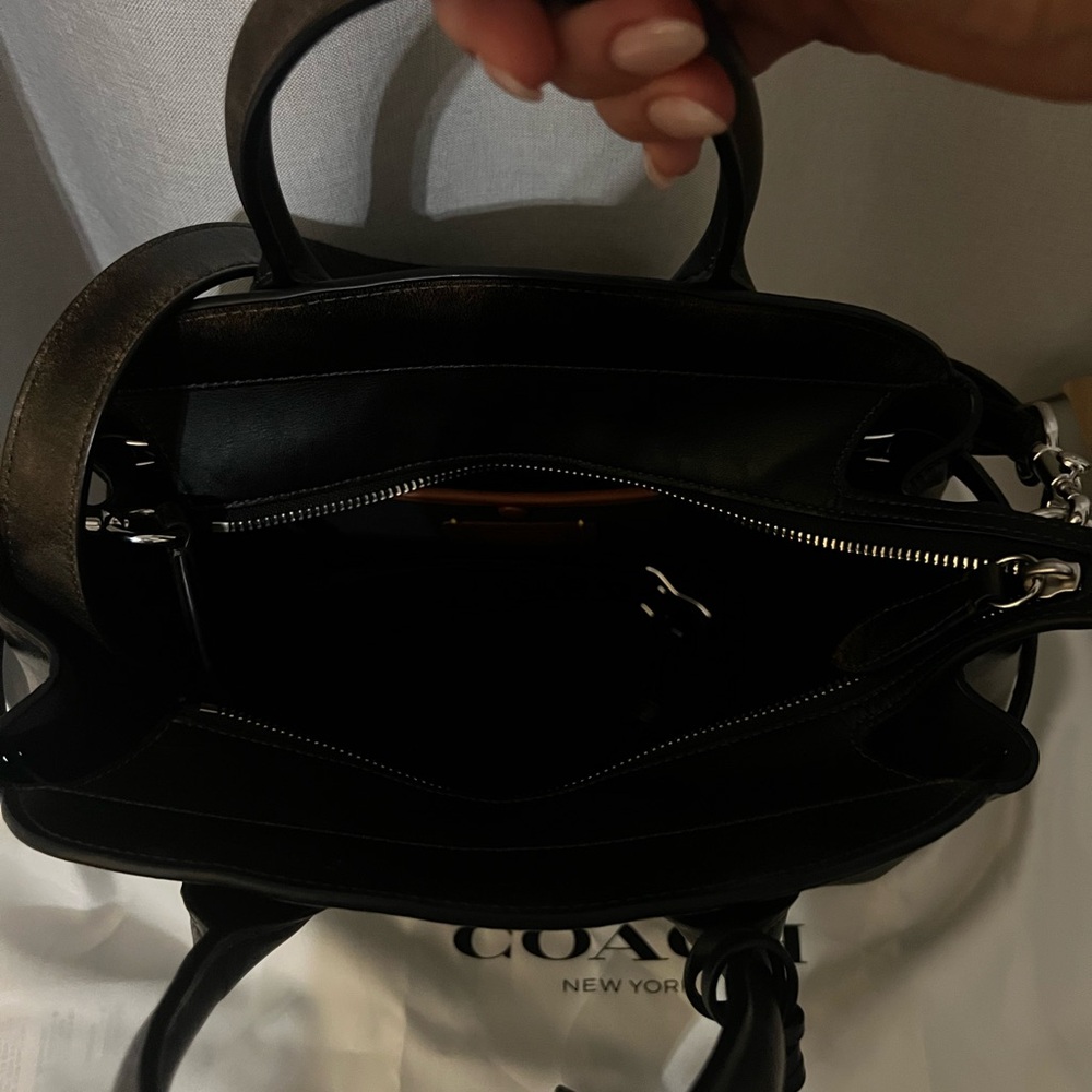 Coach Empire 28 Loved Leather - Picture 10 of 12